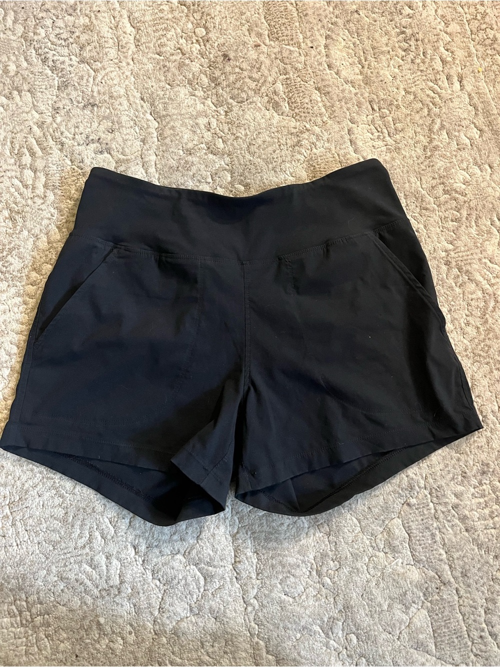 Mountain Hardwear Black Women's Athletic Shorts with Side Pockets